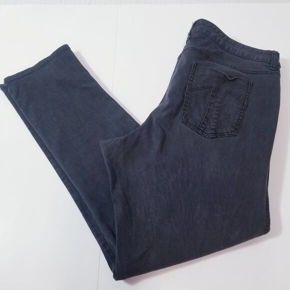 Tripp NYC Skull Studded Mid Rise Skinny Black Jeans - Picture 4 of 13